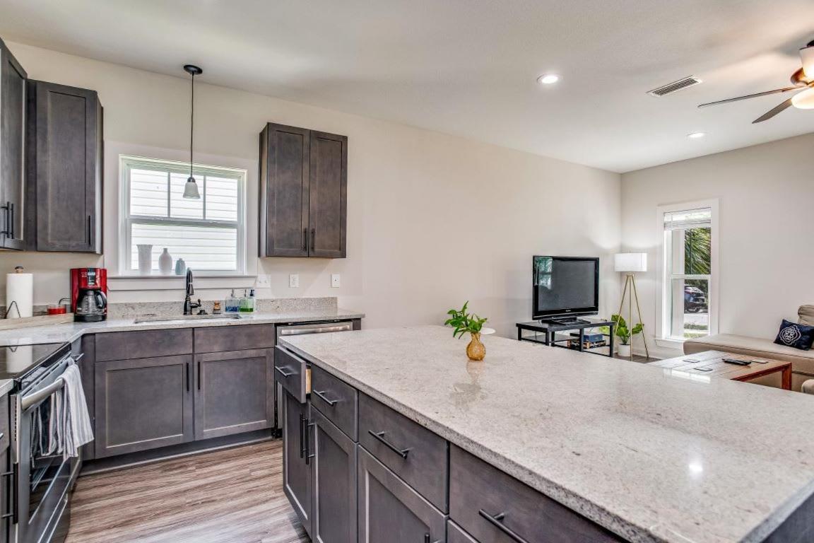 פנסקולה Beach Flow Bungalow-Mins To Downtown-Dining-Base מראה חיצוני תמונה