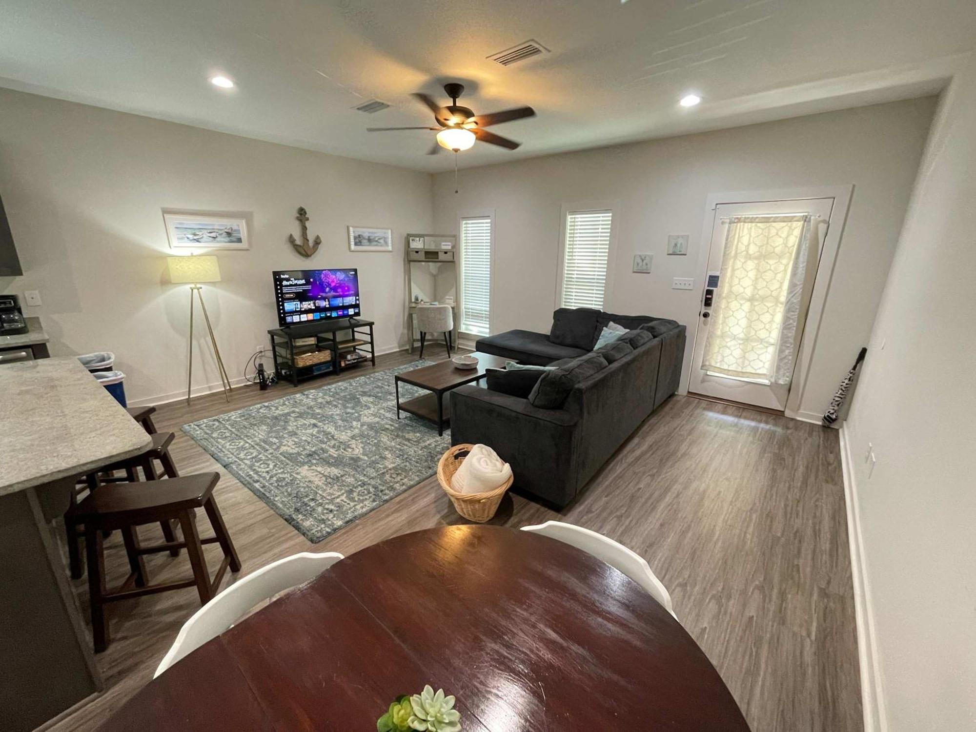 פנסקולה Beach Flow Bungalow-Mins To Downtown-Dining-Base מראה חיצוני תמונה