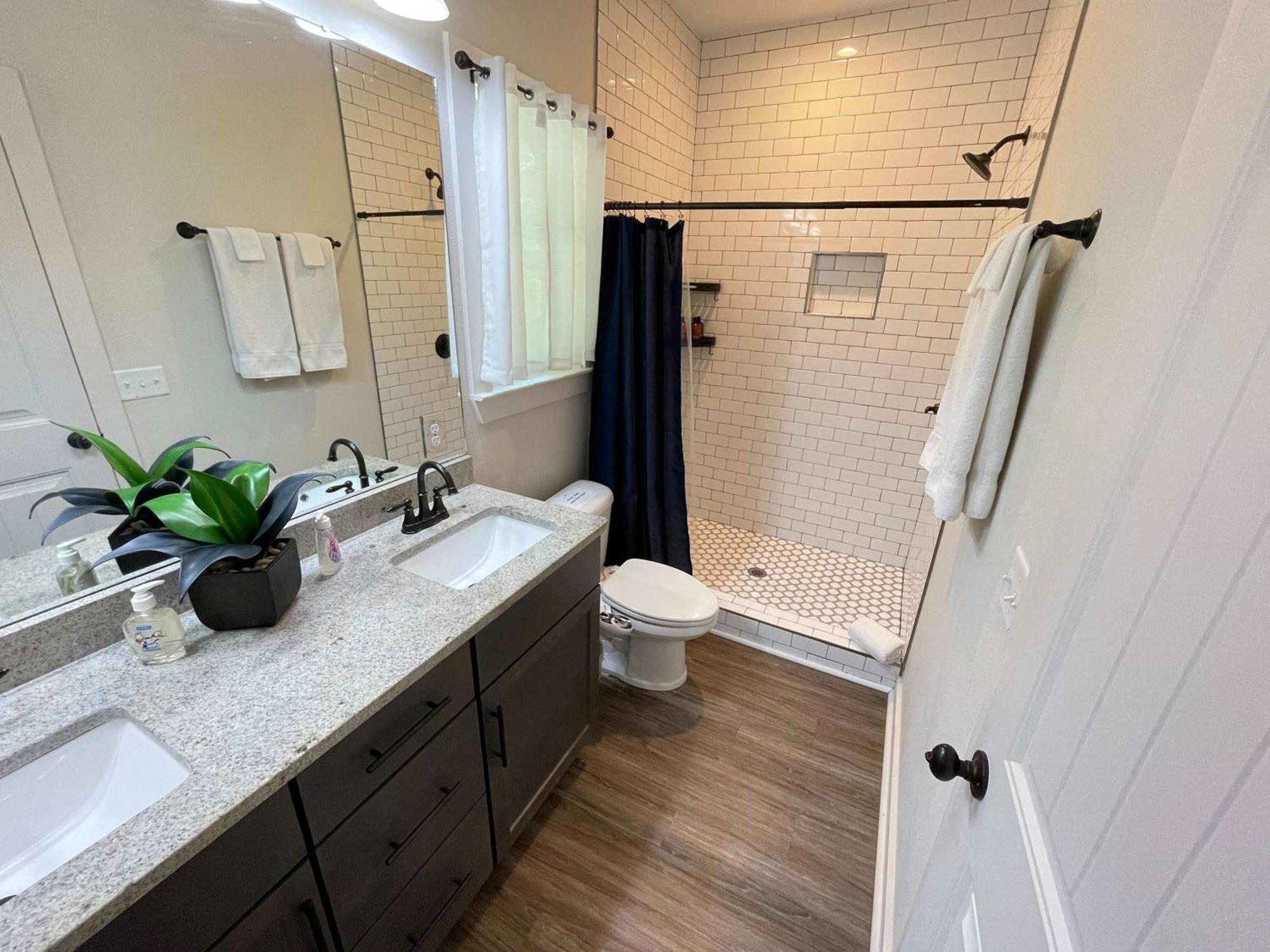 פנסקולה Beach Flow Bungalow-Mins To Downtown-Dining-Base מראה חיצוני תמונה